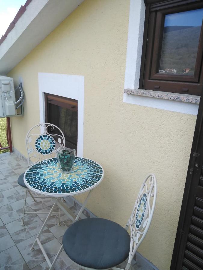 Nina Apartment Ravni